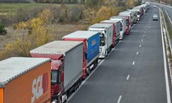 Peste trei mii de camioane au traversat Moldova într-o singură zi: Exporturile din Ucraina aglomerează frontiera