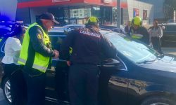 Copil blocat într-un automobil, la Ungheni. A fost scos în siguranță de salvatori și carabinieri