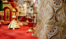 Un român în haine clericale, reținut în Grecia în timp ce se îndrepta spre Muntele Athos