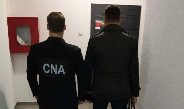 AUDIO „La etajul 2, masa 5. Omul a vorbit”. Fost examinator al ASP, reținut într-un dosar de trafic de influență