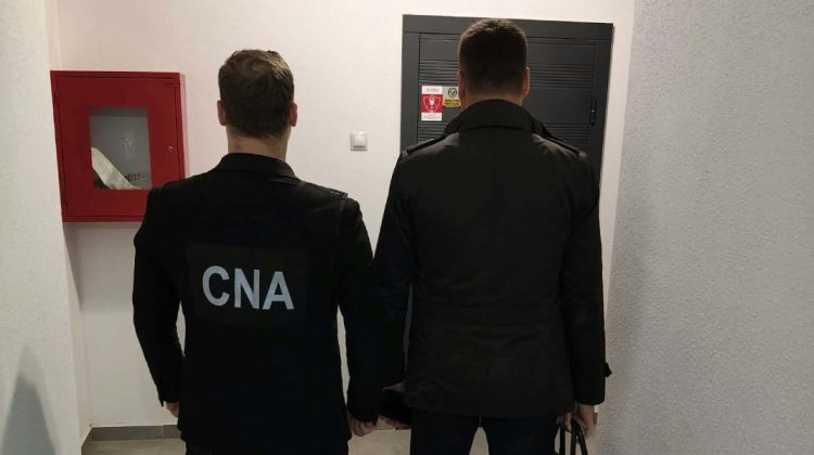 AUDIO „La etajul 2, masa 5. Omul a vorbit”. Fost examinator al ASP, reținut într-un dosar de trafic de influență
