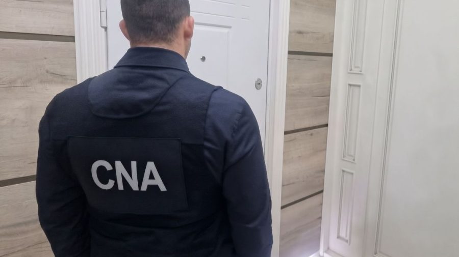 Un bărbat din Chișinău, vizat într-un dosar de trafic de influență. A fost plasat în izolatorul CNA
