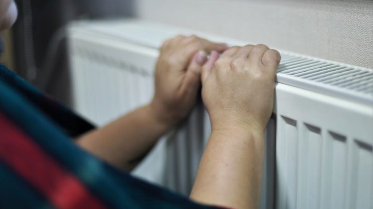 Cine va primi compensații la energie? Mașina, economiile și timpul petrecut peste hotare, în atenția autorităților