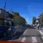 O copilă, la un pas de a fi lovită pe trecerea de pietoni. Momentul, surprins de o cameră de bord