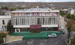 După 20 de ani în condiții improprii, Centrul Cultural din Costești renaște cu sprijinul României