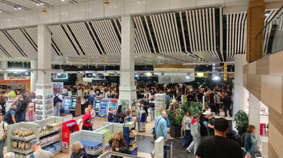 Aglomerație la Aeroportul Chișinău de la primele ore ale dimineții: Terminalul, plin de oameni
