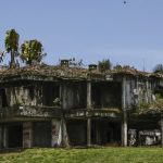 Ce se întâmpla noaptea în casa abandonată a lui Pablo Escobar? Primăria a decis să o demoleze
