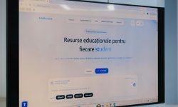 Manuale, lecții și exerciții, într-un singur loc: În Moldova a fost lansată platforma EduResurse