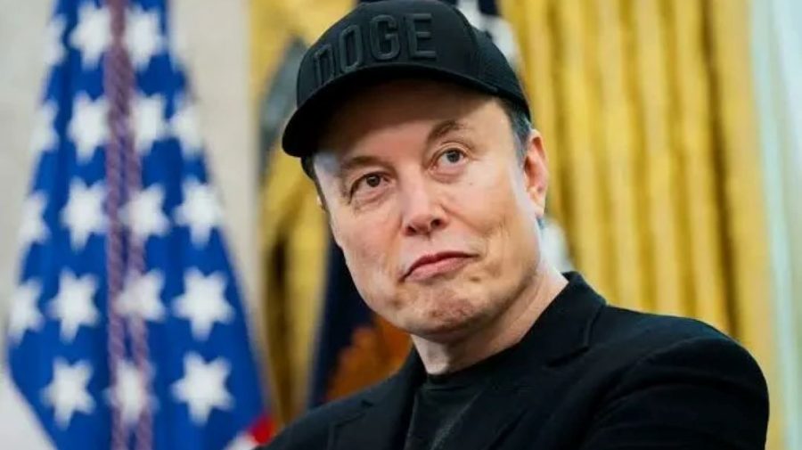 Elon Musk acuză Ucraina că încalcă condiţiile de utilizare ale serviciului Starlink