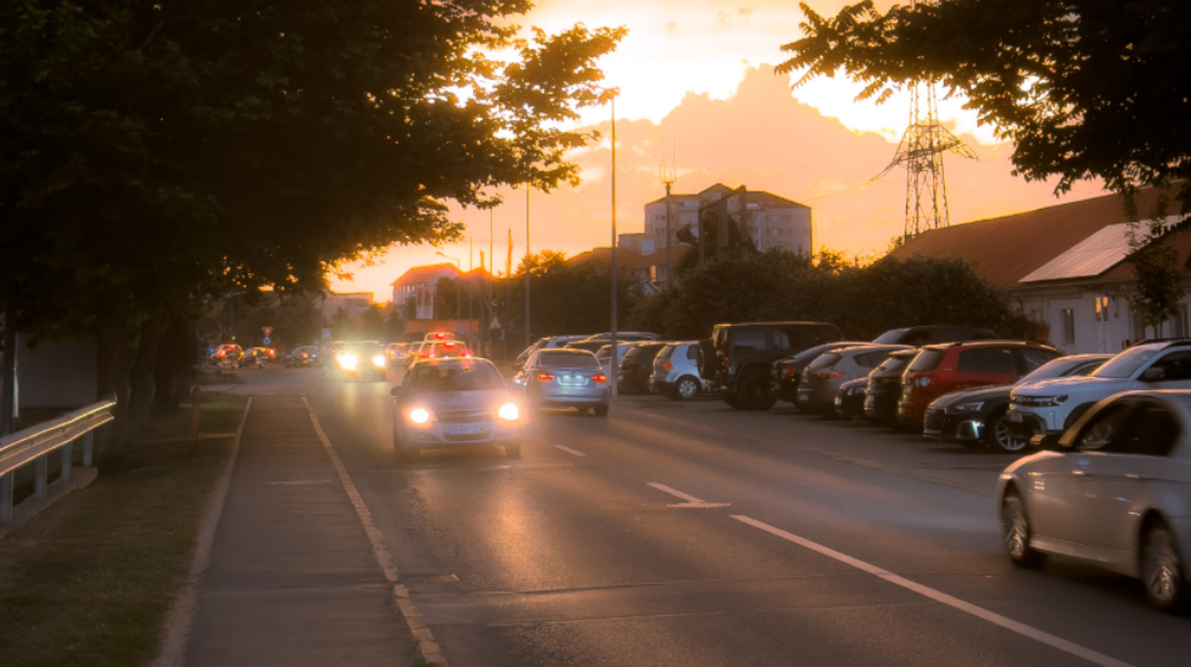 Important! De la 1 noiembrie, șoferii sunt obligați să circule cu luminile aprinse și pe timp de zi