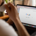 „Mi-e rușine că lucrez la Google”: Angajații demisionează din cauza utilizării AI în scopuri militare