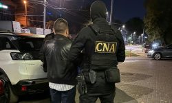 Instructor auto, reținut de CNA: Ar fi cerut până la 1.700 de euro pentru permise de categoria „B”