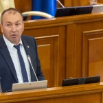 DOC Deputatul PAS Levinschi propune majorarea salariilor la instituția de stat unde este angajată soția sa