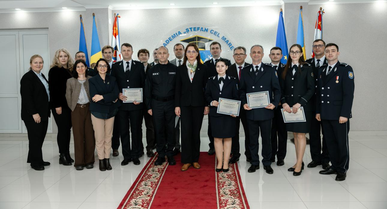 Viitorii polițiști vor învăța să investigheze mediul online într-un laborator modern