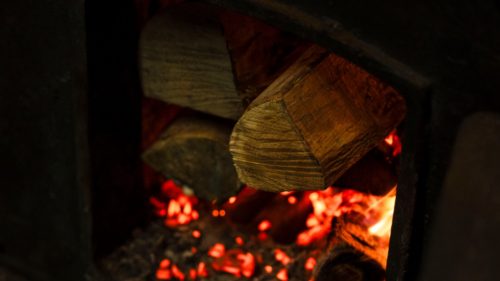 Cum își mențin nordicii casele calde iarna, fără să plătească o avere pentru încălzire. Metoda este veche