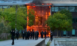 VIDEO Un liceu din Franța a luat foc în timpul protestelor elevilor: Zeci de pompieri au intervenit