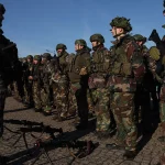 Lituania a decis: Va reintroduce serviciul militar general începând din 2032. Câți tineri vor face armata