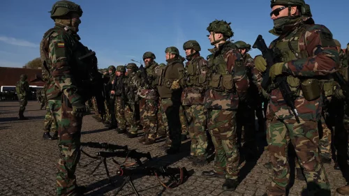 Lituania a decis: Va reintroduce serviciul militar general începând din 2032. Câți tineri vor face armata
