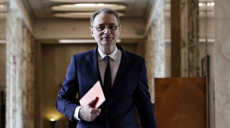 Cine este noul premier al României, Luca Niculescu