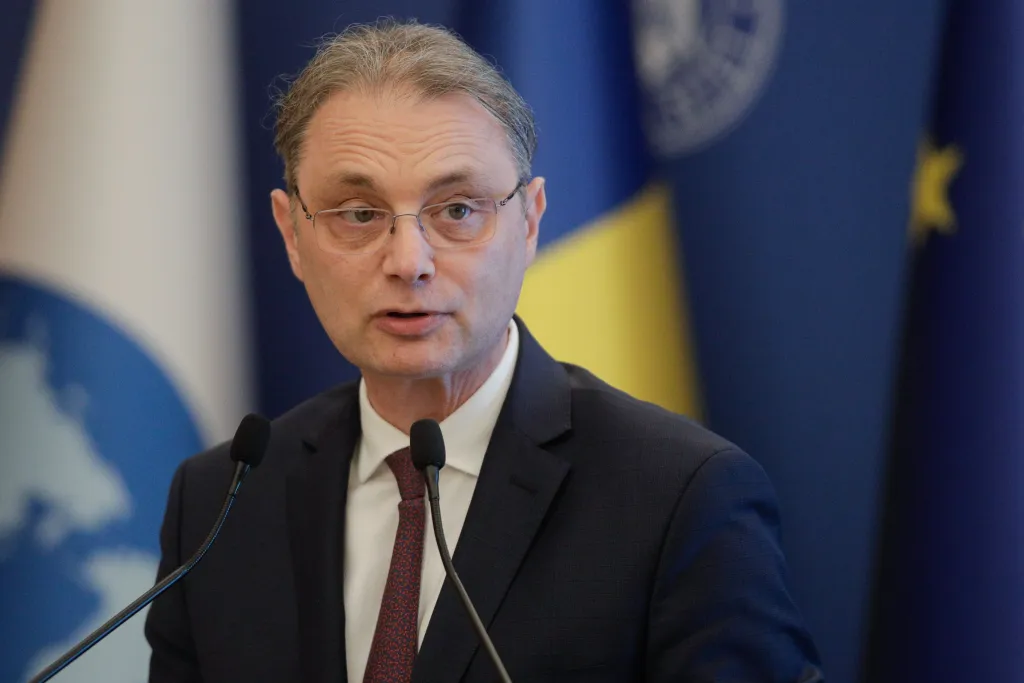 Prima vizită a noului premier român, Luca Niculescu, va fi la Chișinău