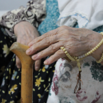 Un bărbat din Bălți și-a amenințat cu moartea propria mamă. A fost condamnat la închisoare