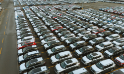 VIDEO Doi bărbați, reținuți într-un dosar de escrocherie cu automobile importate din China