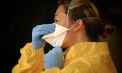 Epidemia de Ebola se extinde în Nigeria: O persoană infectată și alte 44 posibil expuse virusului