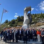 Omagiu pentru eroi. A fost inaugurat un monument pentru cei care au construit Transfăgărășanul