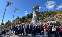 Omagiu pentru eroi. A fost inaugurat un monument pentru cei care au construit Transfăgărășanul