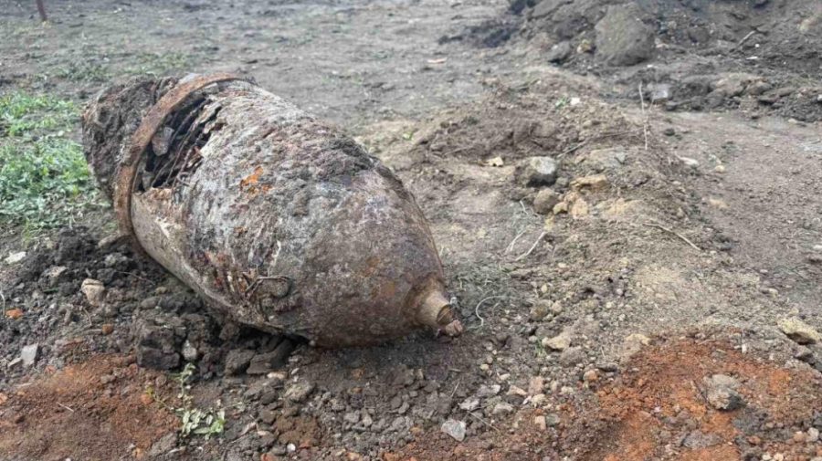 Descoperire periculoasă la Mereni, în timpul unor lucrări: A fost depistată o bombă de aviație