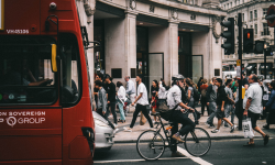 Oxford Street, cea mai aglomerată stradă comercială din Marea Britanie, devine pietonală
