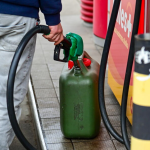 Petrolul se ieftinește după anunțul lui Trump privind un armistițiu energetic între Rusia și Ucraina