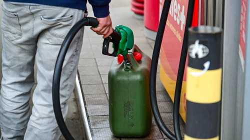 Petrolul se ieftinește după anunțul lui Trump privind un armistițiu energetic între Rusia și Ucraina