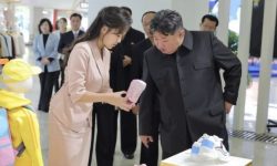 Kim Jong Un reapare în presă după informații despre o presupusă hemoragie cerebrală. Fotografiile publicate de Phenian