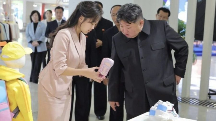 Kim Jong Un reapare în presă după informații despre o presupusă hemoragie cerebrală. Fotografiile publicate de Phenian