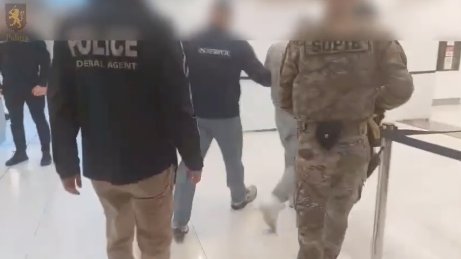 VIDEO Un cetățean moldovean căutat internațional pentru escrocherie, extrădat din SUA