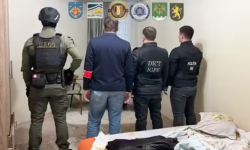 VIDEO Patru moldoveni, suspectați de furtul a șase automobile din Belgia. Prejudiciul: 16 milioane de lei