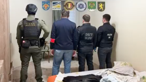 VIDEO Patru moldoveni, suspectați de furtul a șase automobile din Belgia. Prejudiciul: 16 milioane de lei