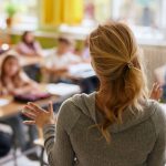 Profesorii din Danemarca ar putea să folosească forța fizică pentru a scoate din clasă elevii care perturbă orele