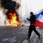 Franța ar putea institui stare de urgență, din cauza dezordinilor în masă. Nu se exclud restricțiile de circulație