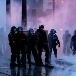 Aproape 1.000 de arestări în Franța, după confruntările dintre protestatari și poliție. 70.000 de polițiști, mobilizați