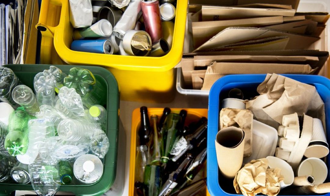 Doar între 4 și 7% din deșeurile din Moldova sunt reciclate. Ce schimbări anunță Ministerul Mediului