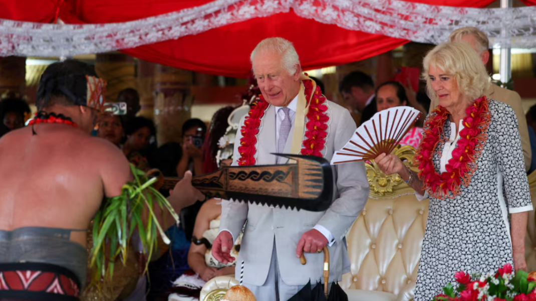 VIDEO Și regii dansează! Charles al III-lea a lăsat protocolul regal și a intrat în ritmul unei parade din Bahamas