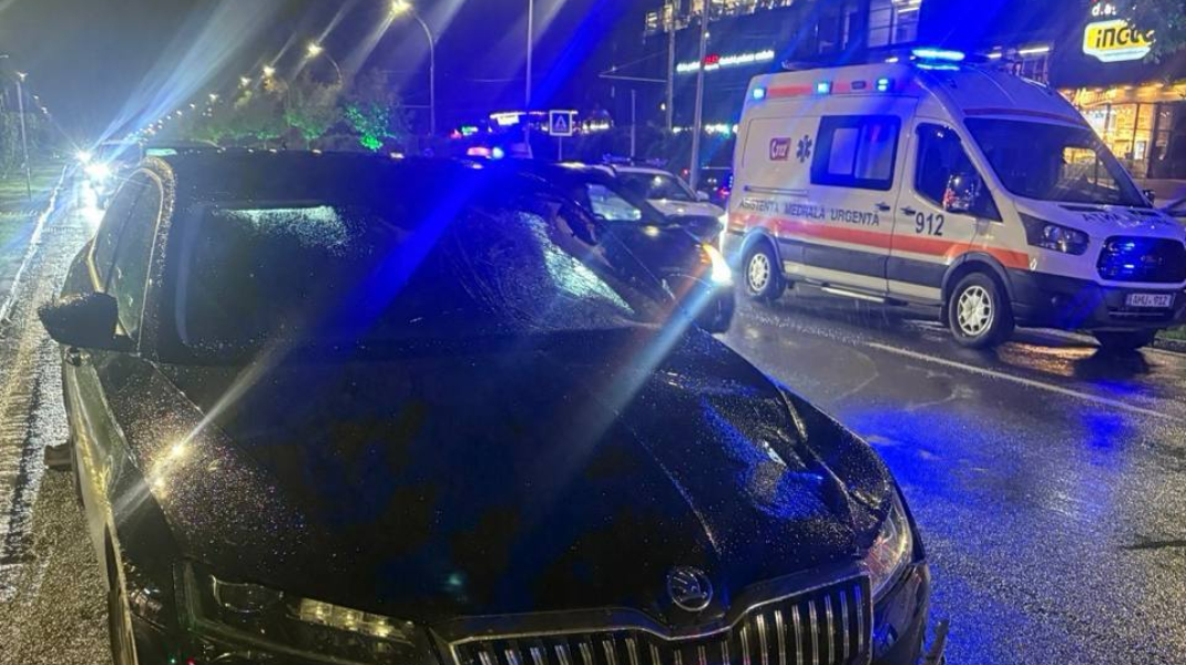 Șoferul care a tamponat mortal un pieton pe bd. Dacia, în seara de 22 octombrie, este de negăsit