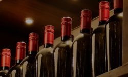 Furt la o cramă din Italia. Hoții au sustras 30.000 de sticle de vin