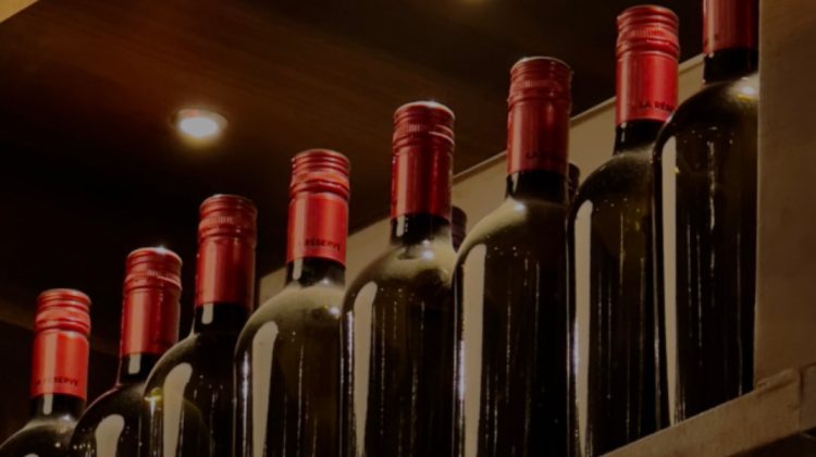 Furt la o cramă din Italia. Hoții au sustras 30.000 de sticle de vin