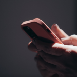 Piața smartphone-urilor, în declin: Vânzările au atins un minim istoric al ultimilor 14 ani