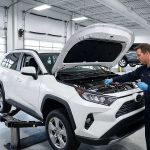 Risc de accident la Toyota RAV4: aproape 39 000 de mașini, rechemate în service