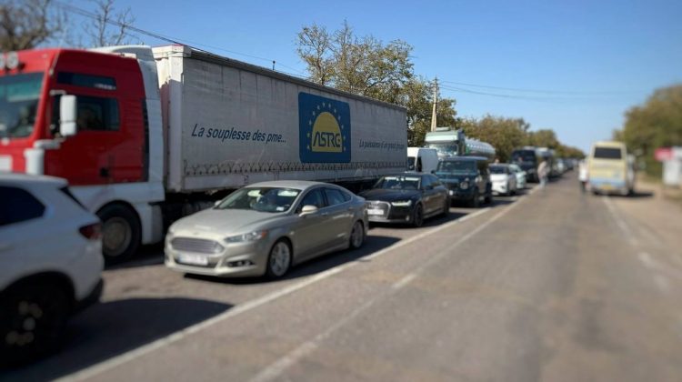 Aglomerație la punctele de trecere Tudora și Sculeni. Călătorii sunt îndemnați să aleagă rute alternative