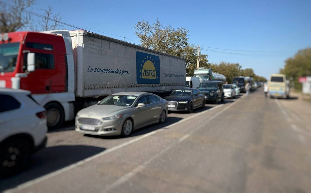 Aglomerație la punctele de trecere Tudora și Sculeni. Călătorii sunt îndemnați să aleagă rute alternative